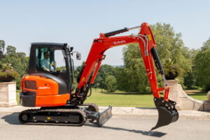 mini-excavators-kubota-KX037-4