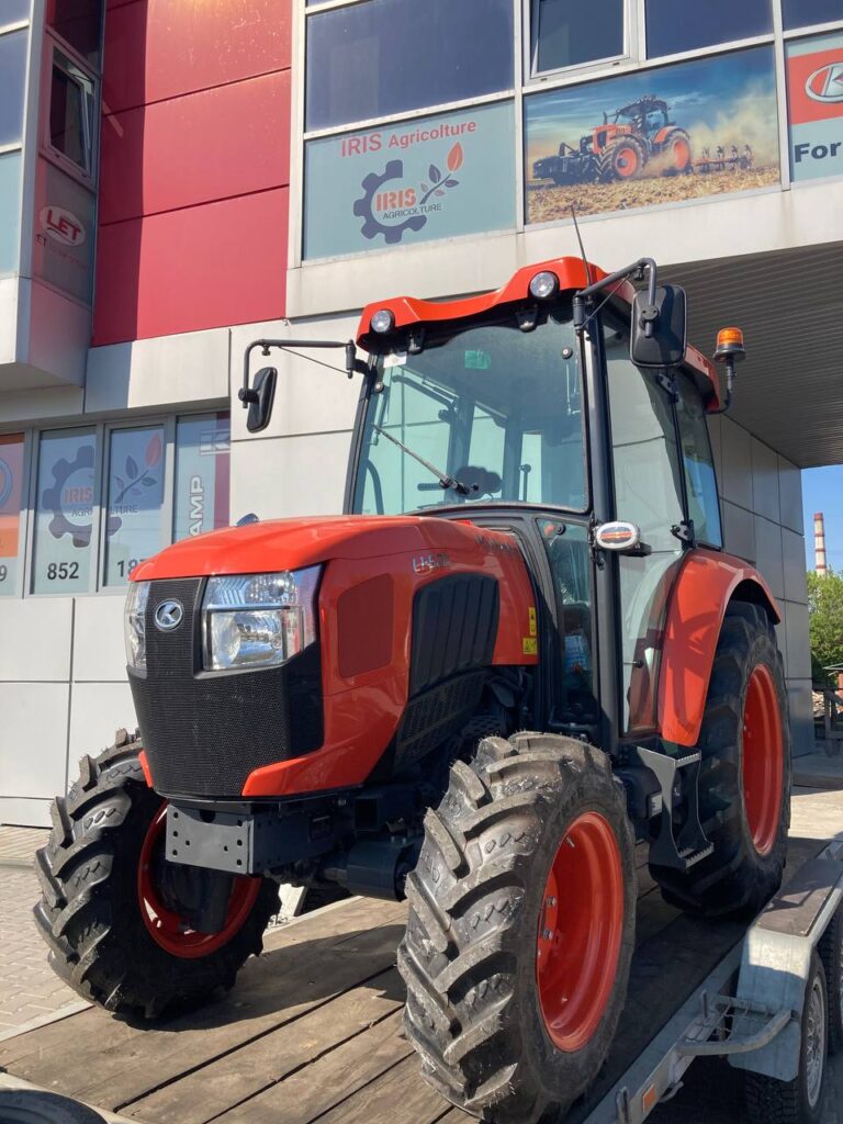 Tractors-for-orchards-and-vineyards-Kubota-L1