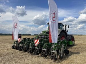 МОМ STRIP HAWK (Srtip- Till)